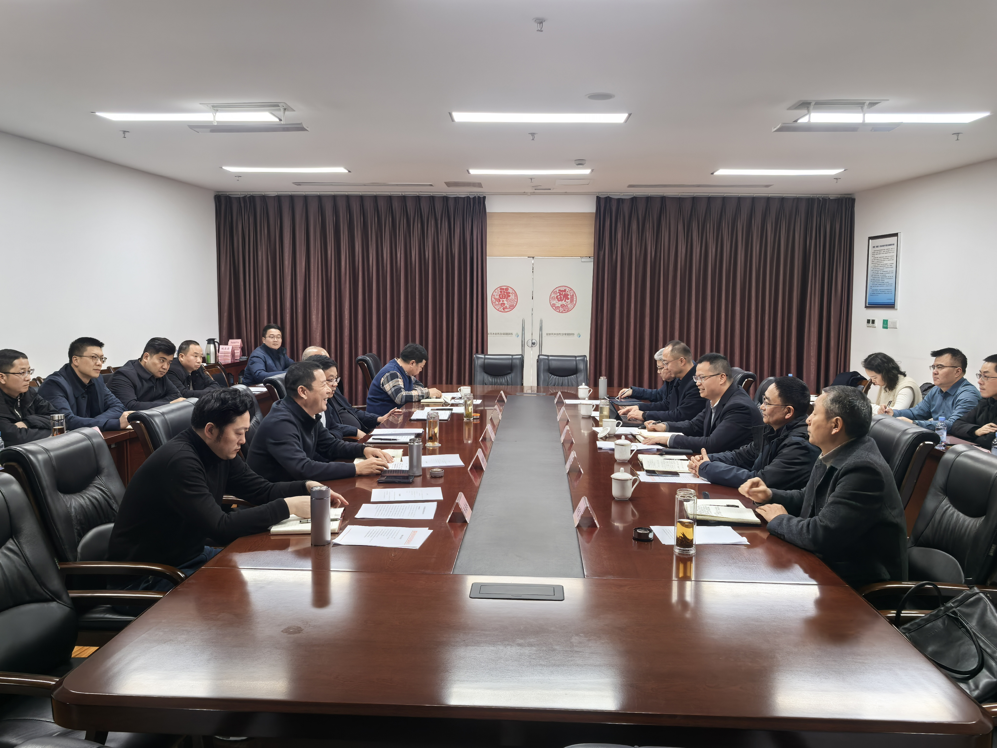 【攜手并進(jìn)，共創(chuàng)未來(lái)】德陽(yáng)發(fā)展集團(tuán)拜訪(fǎng)德陽(yáng)經(jīng)開(kāi)區(qū)共商深度合作與發(fā)展